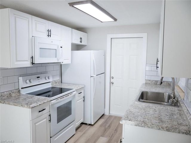 1526 Wood RD, North Fort Myers, FL 33903