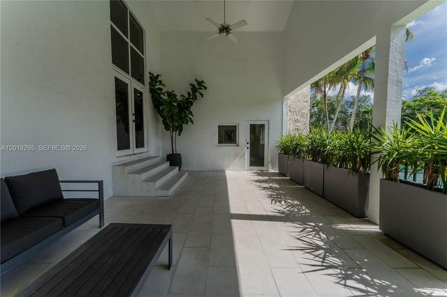 9715 SW 89th Ct, Miami, FL 33176