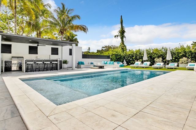 9715 SW 89th Ct, Miami, FL 33176