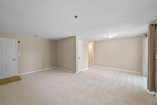 68 Lantern Ln 7, Dracut, MA 01826