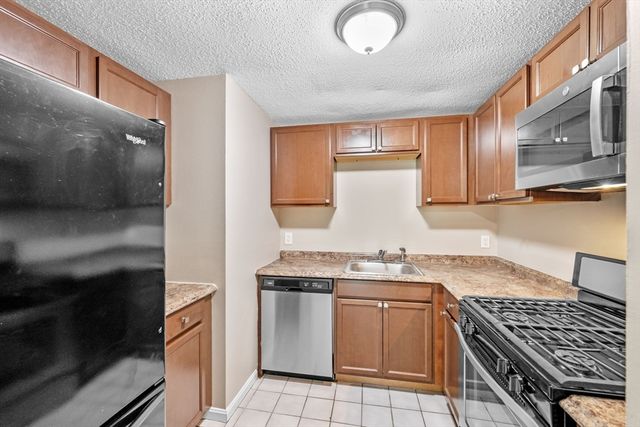 68 Lantern Ln 7, Dracut, MA 01826