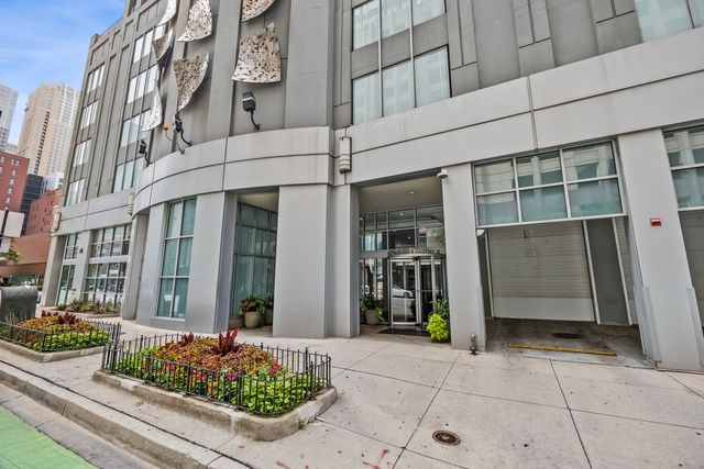 600 N Dearborn Street 1805, Chicago, IL 60654