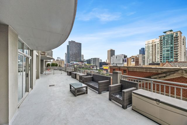 600 N Dearborn Street 1805, Chicago, IL 60654