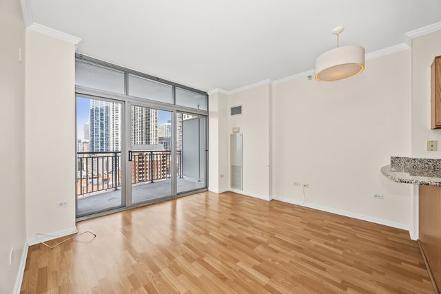 600 N Dearborn Street 1805, Chicago, IL 60654