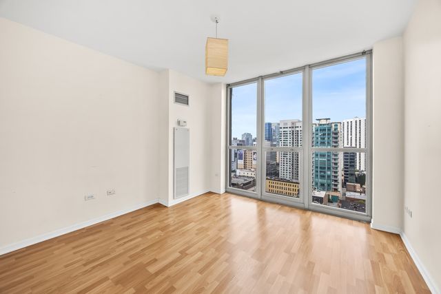 600 N Dearborn Street 1805, Chicago, IL 60654
