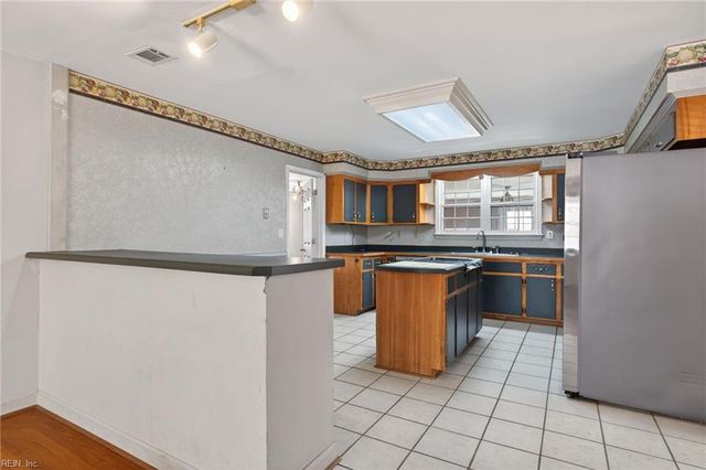 217 Cedar RD, Chesapeake, VA 23322