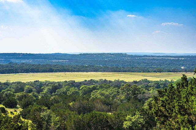 38 Seewald Rd, Boerne, TX 78006