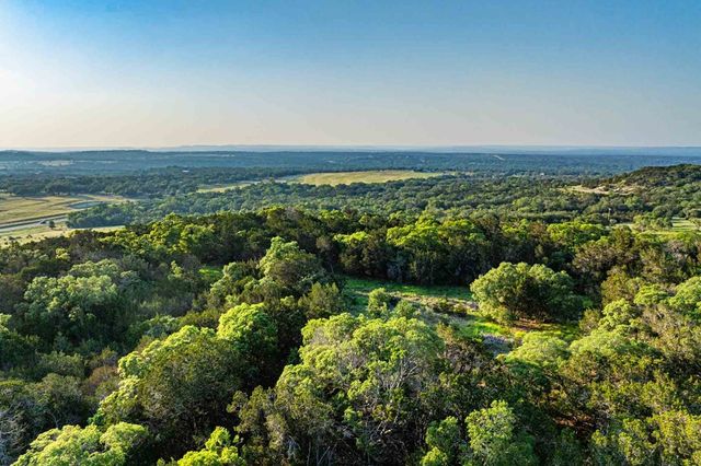 38 Seewald Rd, Boerne, TX 78006