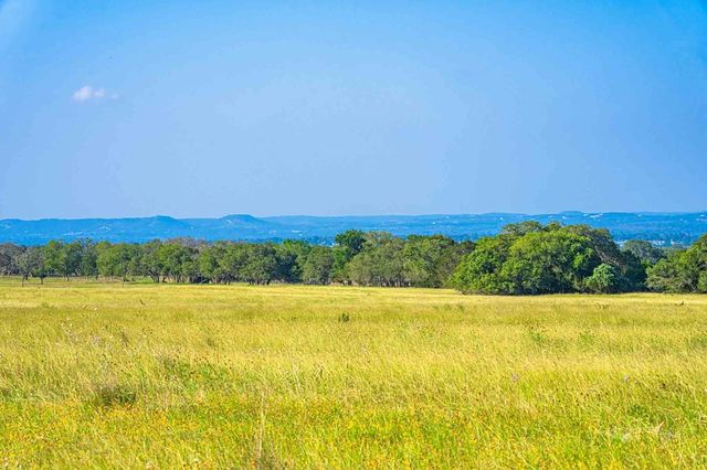 38 Seewald Rd, Boerne, TX 78006