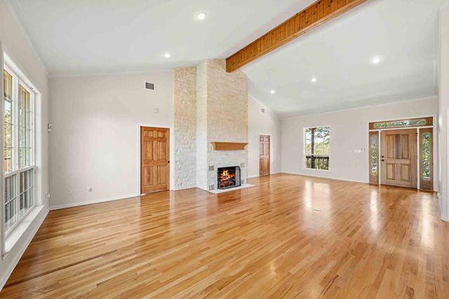 38 Seewald Rd, Boerne, TX 78006