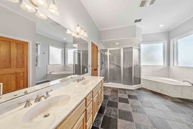 38 Seewald Rd, Boerne, TX 78006