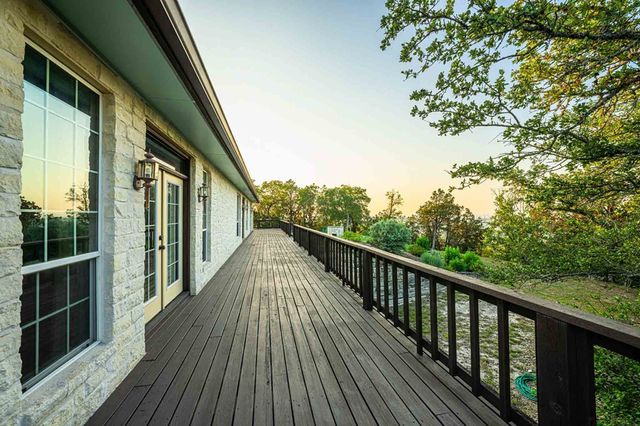 38 Seewald Rd, Boerne, TX 78006