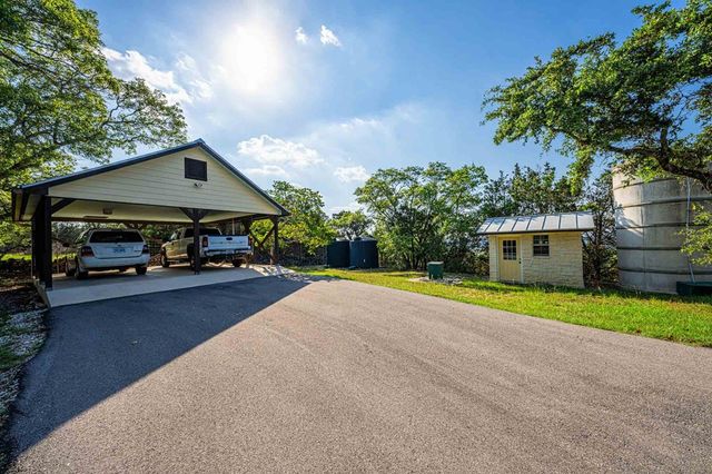 38 Seewald Rd, Boerne, TX 78006