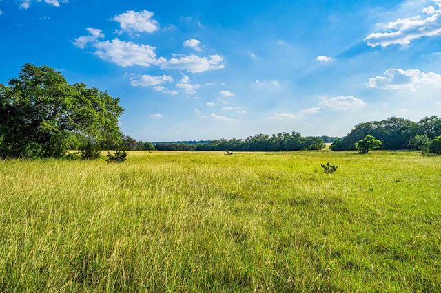 38 Seewald Rd, Boerne, TX 78006