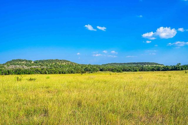 38 Seewald Rd, Boerne, TX 78006