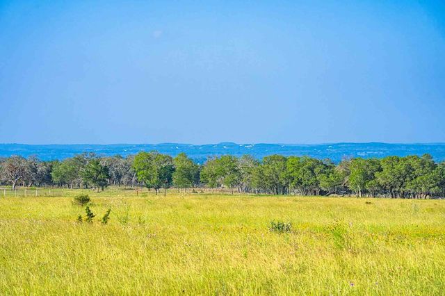 38 Seewald Rd, Boerne, TX 78006