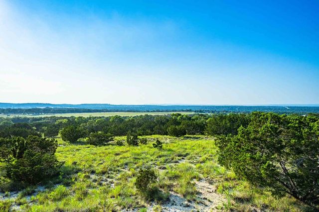 38 Seewald Rd, Boerne, TX 78006