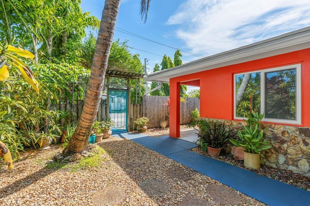 736 - 738 NE 36th Street, Oakland Park, FL 33334