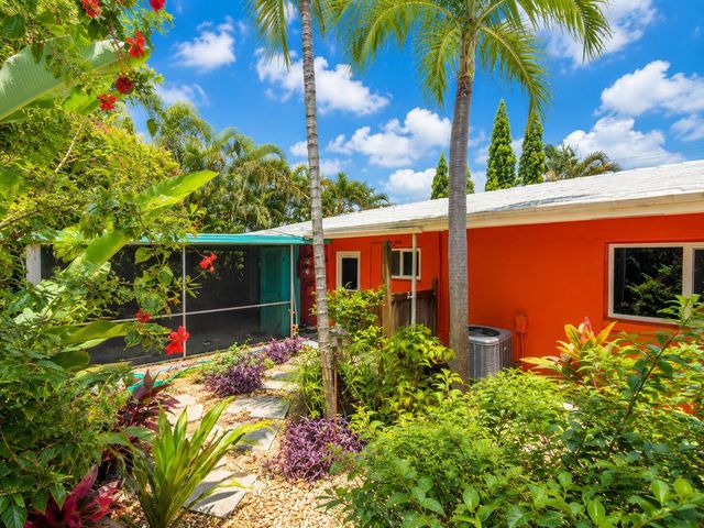 736 - 738 NE 36th Street, Oakland Park, FL 33334