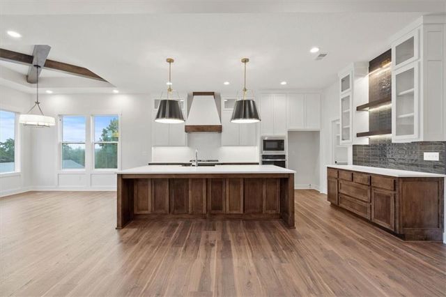 13458 Terrace Park Drive, Parkville, MO 64152