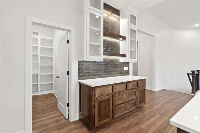 13458 Terrace Park Drive, Parkville, MO 64152