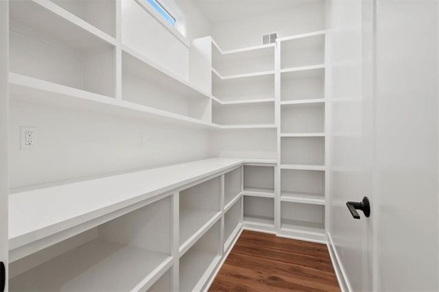 13458 Terrace Park Drive, Parkville, MO 64152