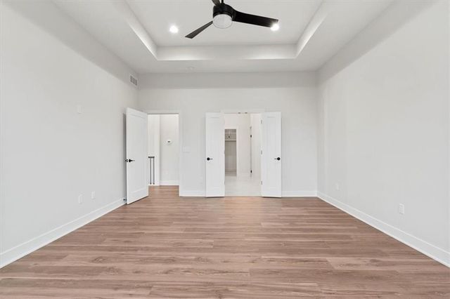 13458 Terrace Park Drive, Parkville, MO 64152