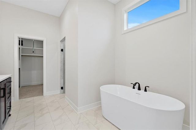 13458 Terrace Park Drive, Parkville, MO 64152