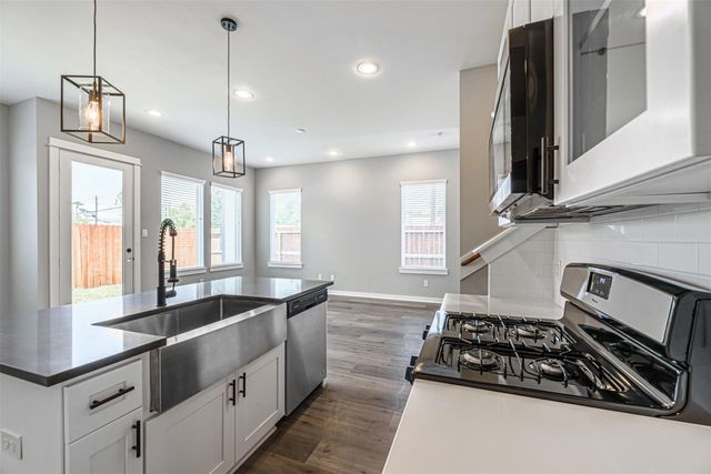 8475 Berry Brush Lane, Houston, TX 77022