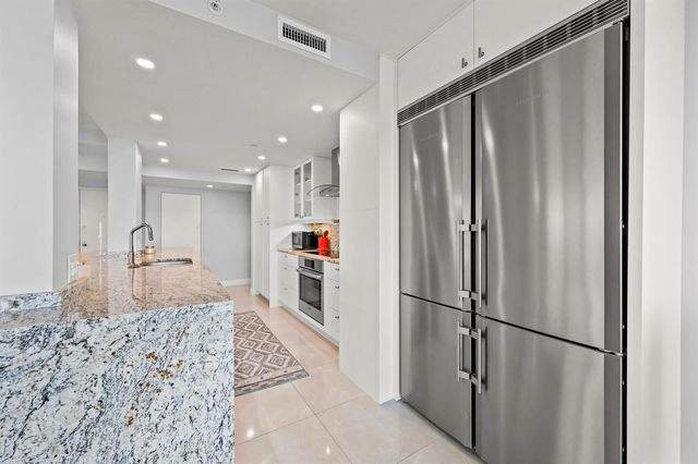 4000 N Ocean Drive 2004, Singer Island, FL 33404