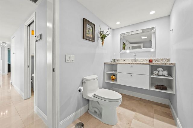 4000 N Ocean Drive 2004, Singer Island, FL 33404