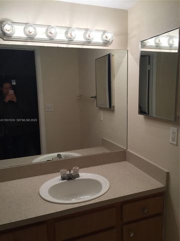 2445 SW 18th Ter 705, Fort Lauderdale, FL 33315