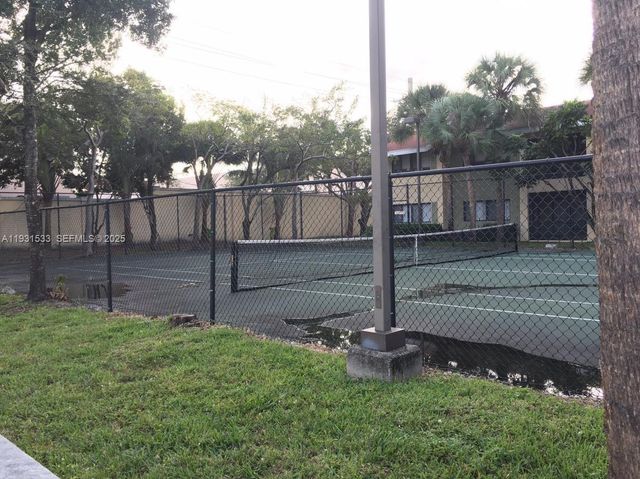 2445 SW 18th Ter 705, Fort Lauderdale, FL 33315