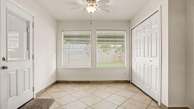 718 Fairfield Avenue, La Porte, TX 77571