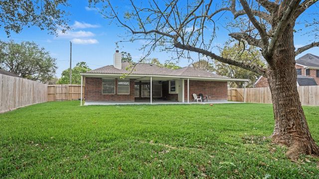 718 Fairfield Avenue, La Porte, TX 77571