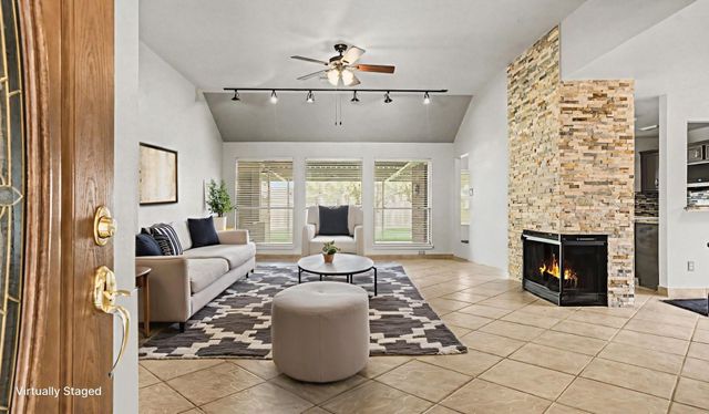 718 Fairfield Avenue, La Porte, TX 77571