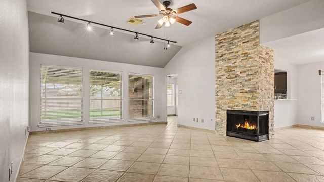 718 Fairfield Avenue, La Porte, TX 77571