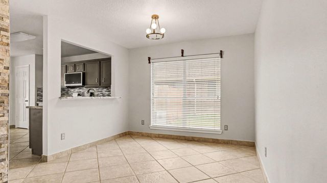 718 Fairfield Avenue, La Porte, TX 77571