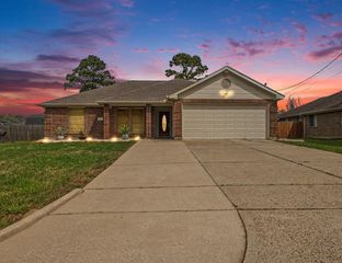 718 Fairfield Avenue, La Porte, TX 77571