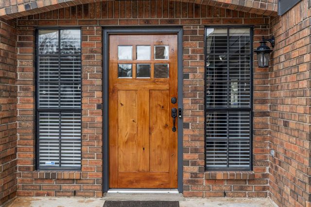 1911 Victoria Garden Drive, Richmond, TX 77406