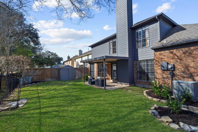 1911 Victoria Garden Drive, Richmond, TX 77406