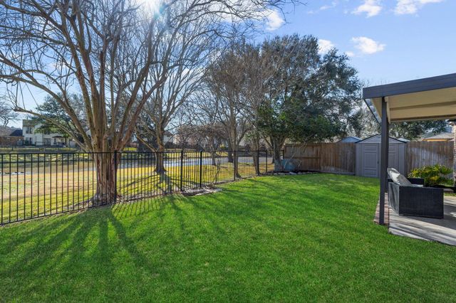1911 Victoria Garden Drive, Richmond, TX 77406