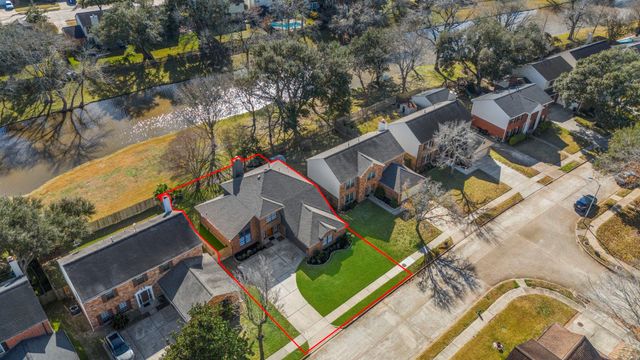 1911 Victoria Garden Drive, Richmond, TX 77406