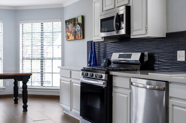 1911 Victoria Garden Drive, Richmond, TX 77406