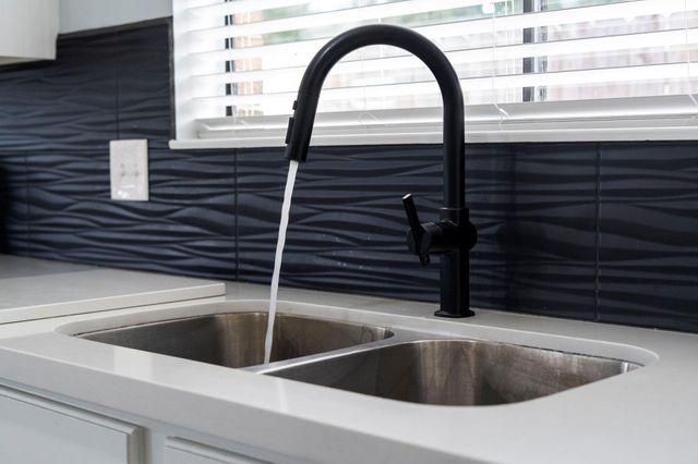 1911 Victoria Garden Drive, Richmond, TX 77406