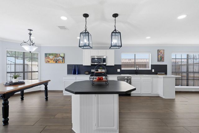 1911 Victoria Garden Drive, Richmond, TX 77406