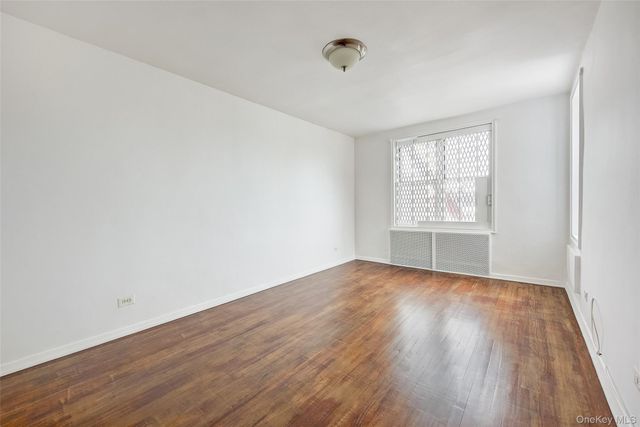 63-45 Saunders Street 6H, Rego Park, NY 11374