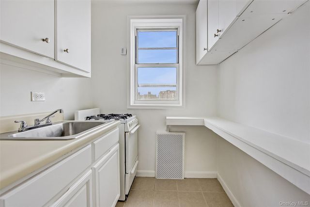 63-45 Saunders Street 6H, Rego Park, NY 11374
