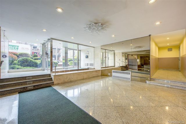 63-45 Saunders Street 6H, Rego Park, NY 11374