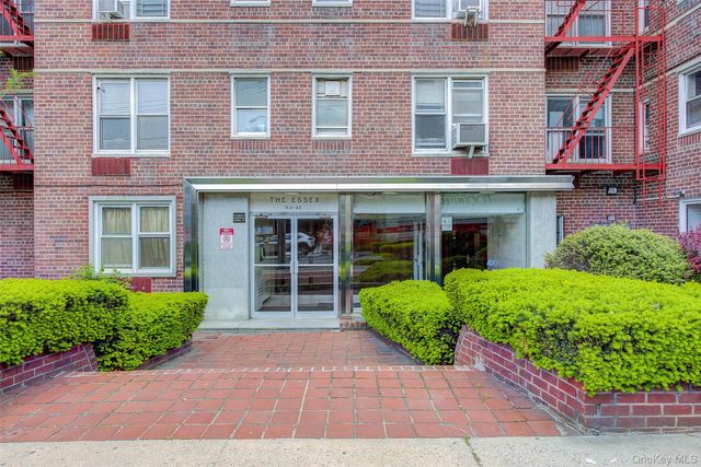 63-45 Saunders Street 6H, Rego Park, NY 11374